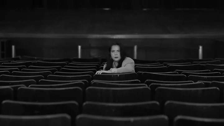 Ouça Forte Como Fogo, álbum ao vivo de Simona Talma