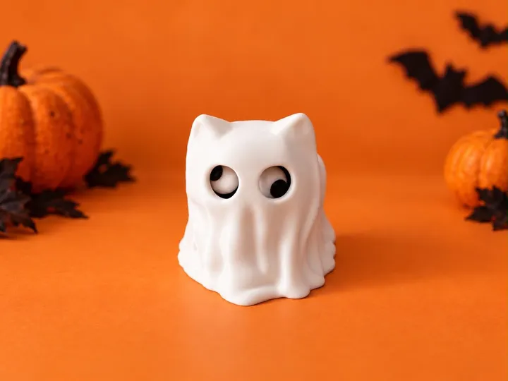 Gatinho com roupinha de fantasminha