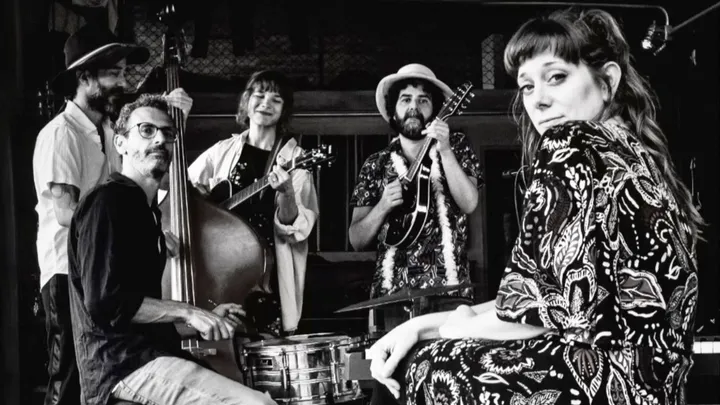 Nova versão ao vivo e acústica de Fernanda, da Elephant Run