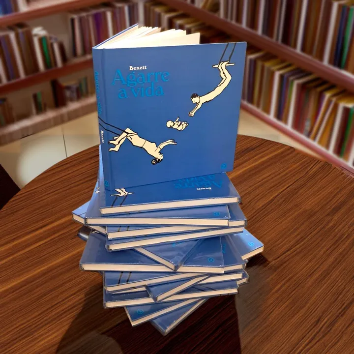 Desculpe o atraso, mas seu livro já está chegando!